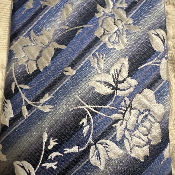 New EMILIO PONTI Handmade 100% Silk Tie Men's Blue White Floral Necktie Spring - Picture 2 of 8